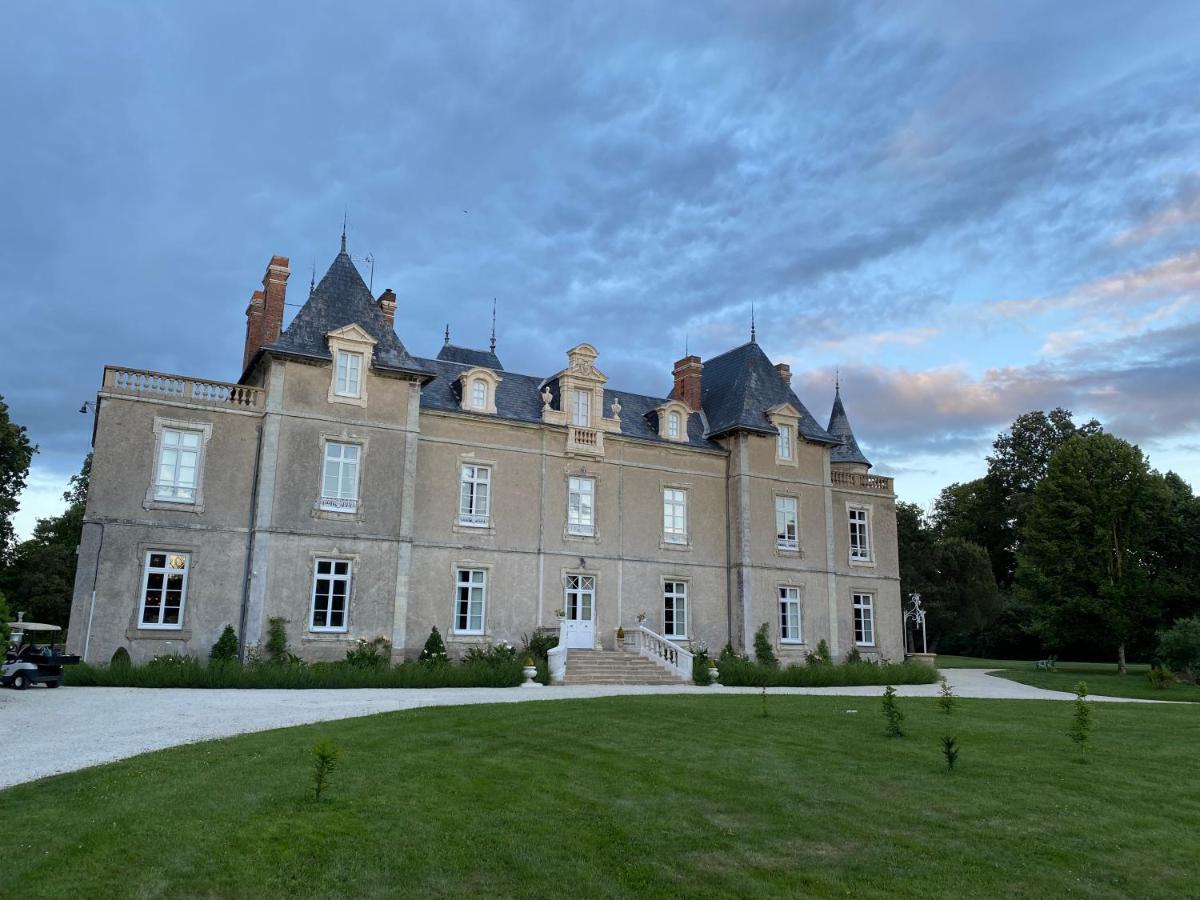 Château de St-fulgent, gîte La Tour Saint-Fulgent Exterior foto